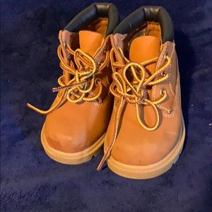 Toddler boys size 6 Timberland boots!
